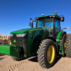 Tractor John Deere Modelo 8235R, F-4129