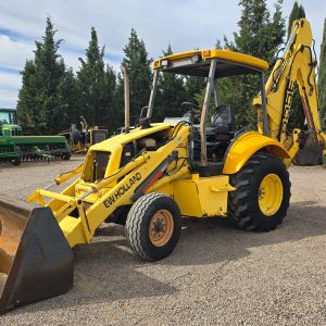 Retroexcavadora New Holland Modelo 655E, F-6206