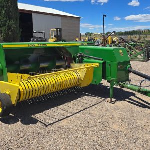 Empacadora John Deere Modelo 348, F-6562