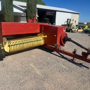 Empacadora New Holland Modelo 575, F-6590