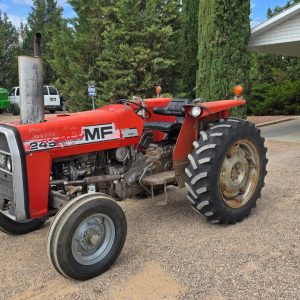 Tractor Massey Ferguson Modelo 245, F-6538