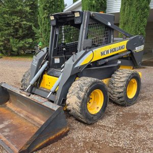 Miinicargador New Holland Modelo L185,-F-6701
