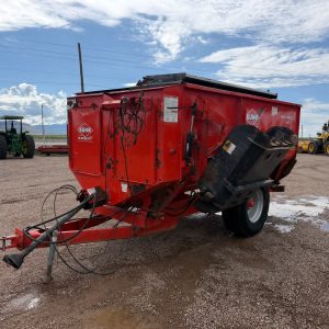 Revolvedor Kuhn Knight Modelo 3130, F-6451
