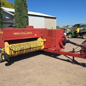 Empacadora New Holland Modelo 575, F-6891